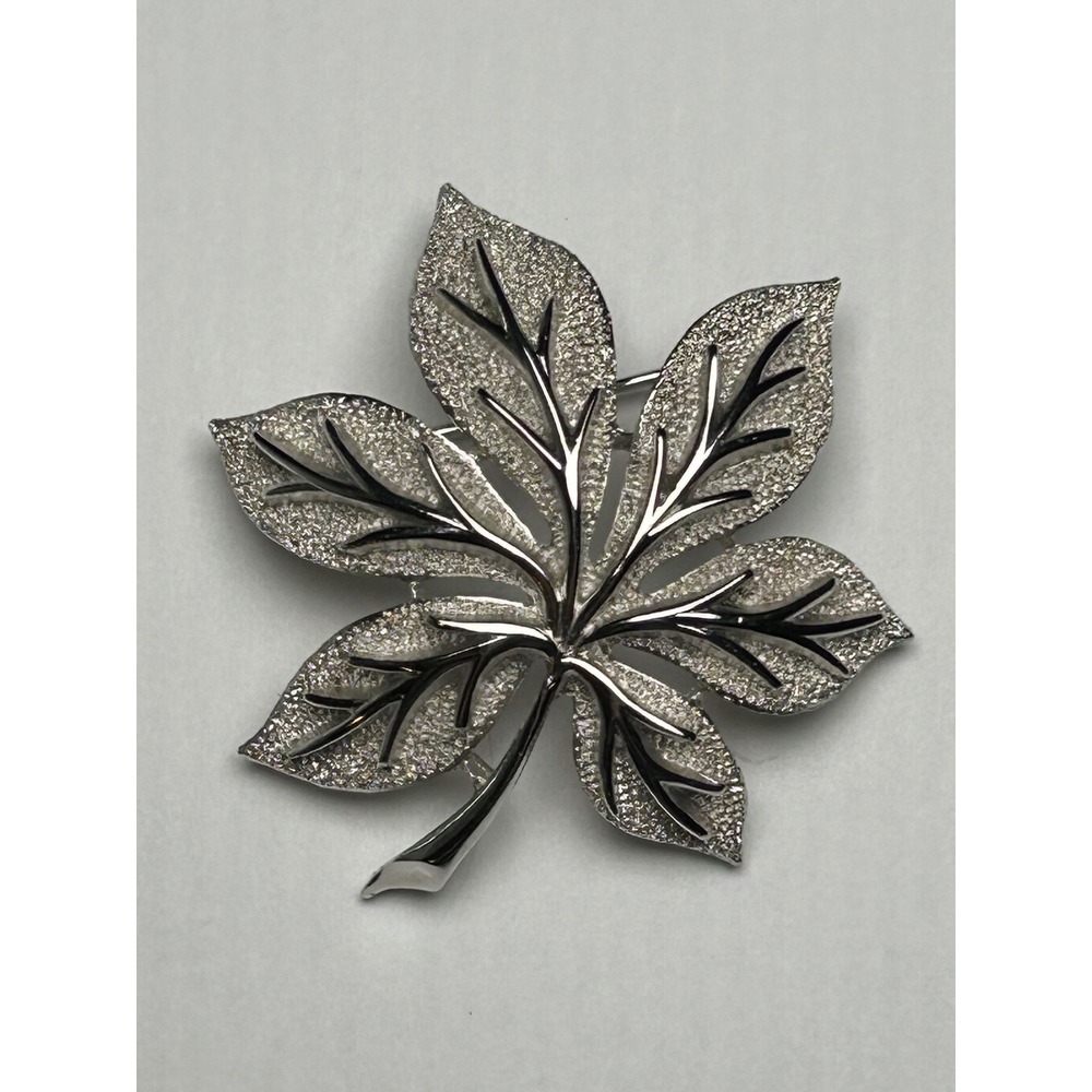 Trifari Silver Tone‎ Crystal Leaf Brooch Pin Vintage Signed